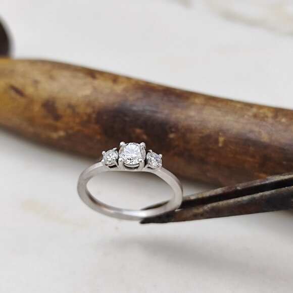 Engagement ring. 14K White gold ring with 0.53ct' Lab-Created diamonds. - Picture 7 of 10